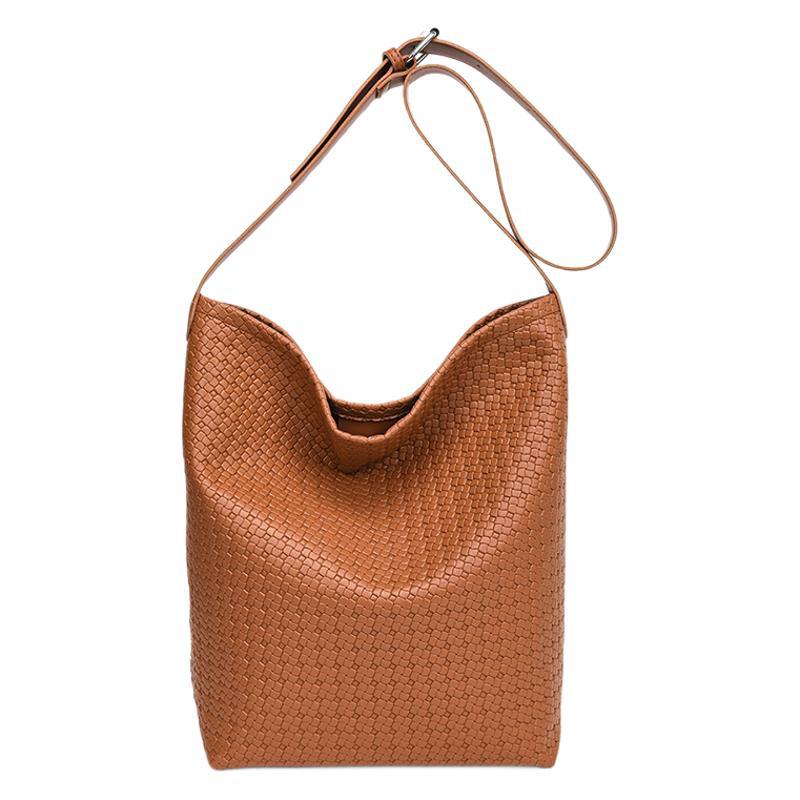 Retro Premium Sense Versatile Bucket Bag Women 2025 New Large Capacity Fashion Casual Commuter Shoulder Bag