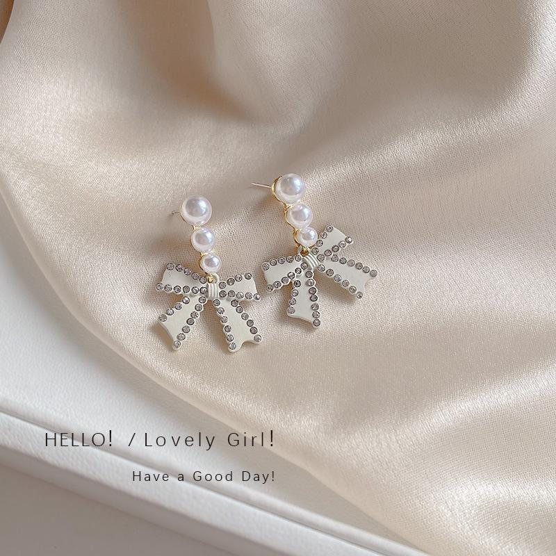 Korean Style Fashion Pearl Camellia Earrings For Women Girls Crystal Pendant Jewelry Lady Trendy Vintage Accessories Ear Rings