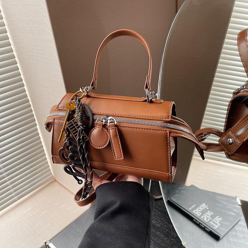 Fashion Women's Bag New Niche Design Portable Small Square Bag Simple Casual Versatile Shoulder Messenger Bag