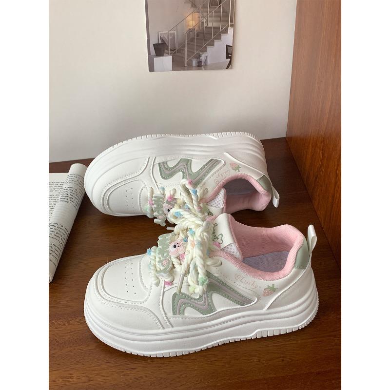 New products are on sale in spring, new versatile platform white shoes, niche board shoes 3534