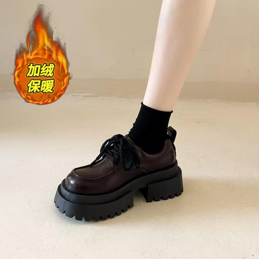 Кожаная обувь для женщин 2026 Весна и Осень Новый Стиль Британский Стиль Ретро Универсальные Туфли-кексы для женщин 35