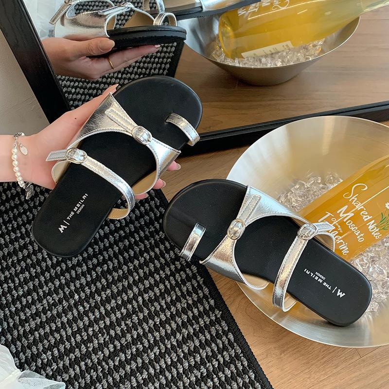 [sheii Su Yinyin] Small Buckle Drag~ Versatile Design Holiday Casual Flat-bottomed Slippers Women's Sandals Outside Summer Wear