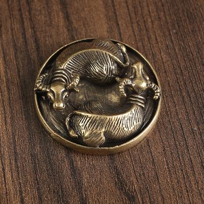Pièce de poignée tournante en laiton Zodiaque bœuf ornement de bureau en cuivre pur poignée yin et yang potins