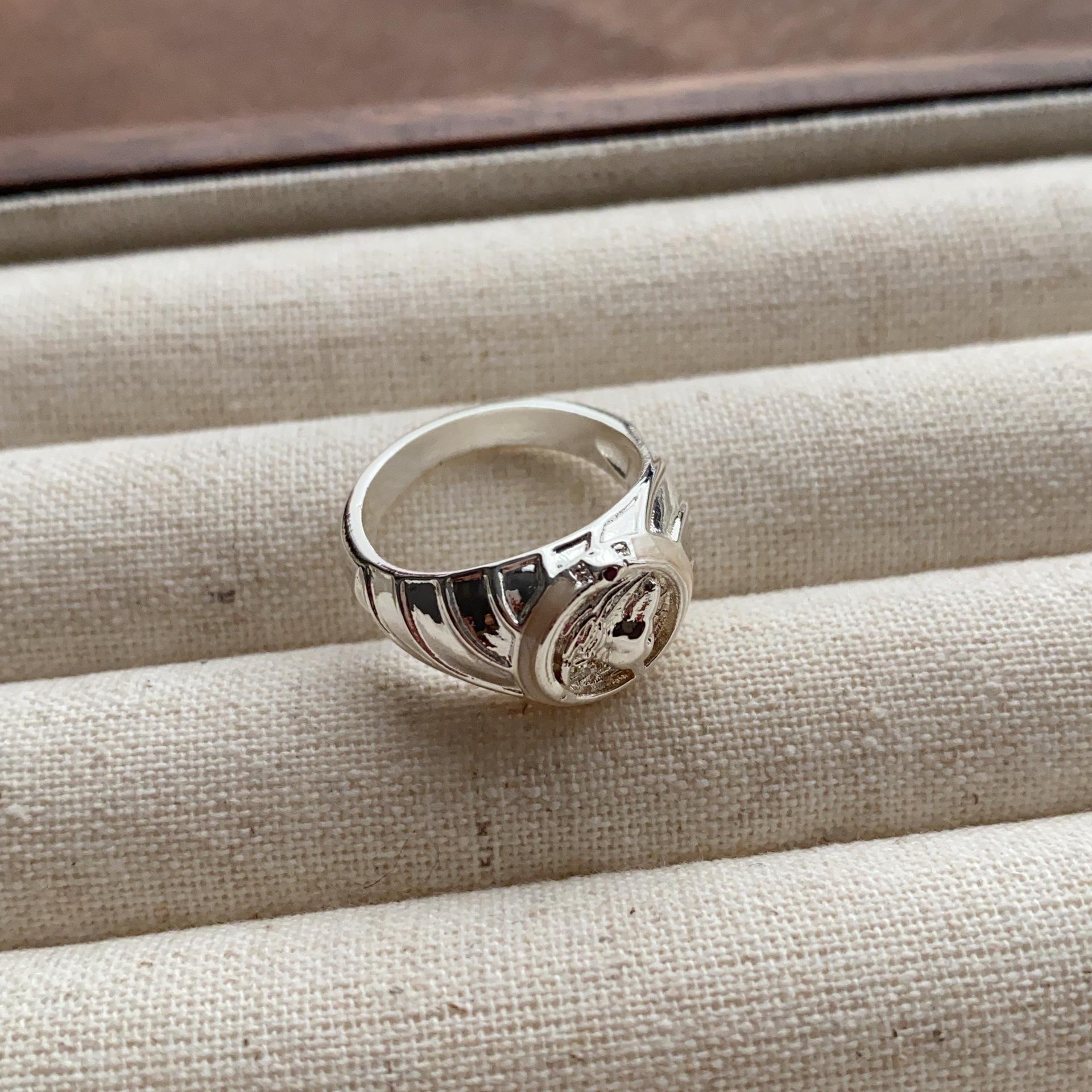

High-end minimalist metal heart-shaped open ring girl niche design sense retro personality versatile temperament ring