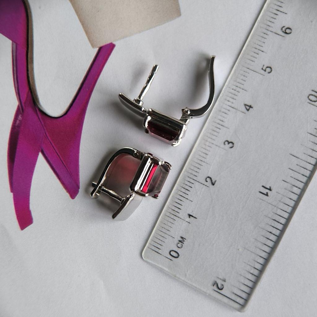 Серебряные серьги с искусственным гранатом nano 4.117ct (60002299)