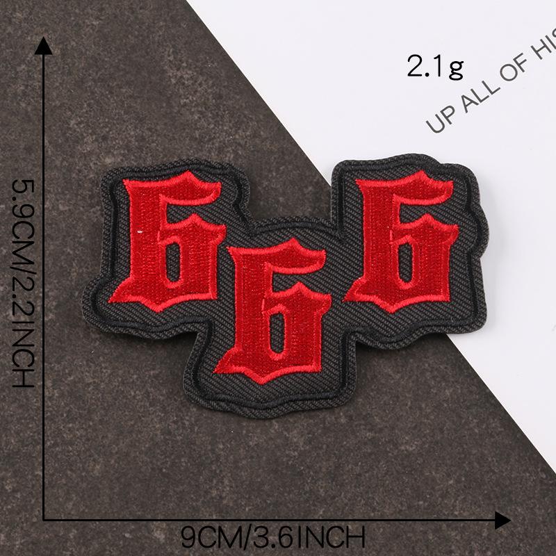 Distintivo in Stoffa Ricamato Doku: Toppa Lettera Inglese per Accessori d'Abbigliamento