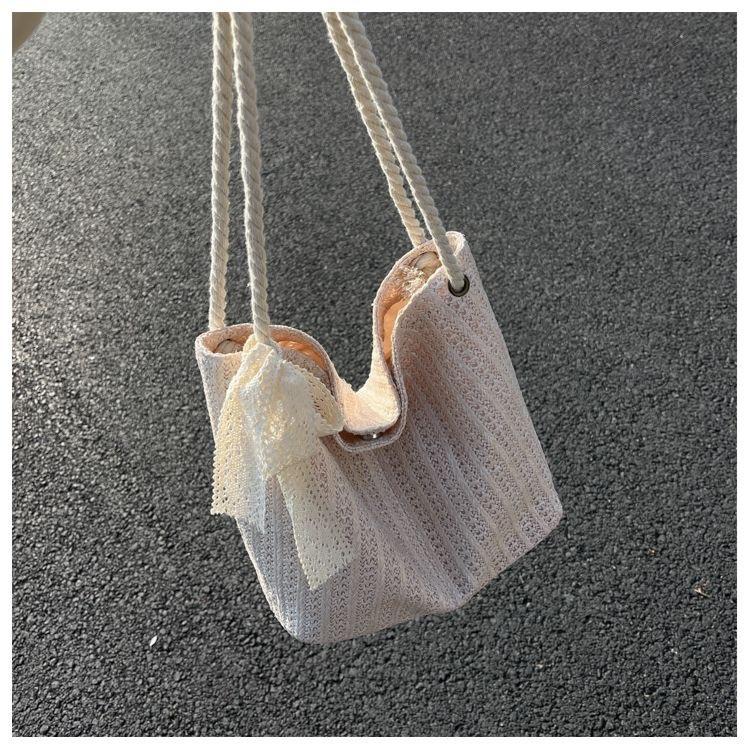 2025 Vielseitige Strandtasche aus Stroh im Pastoralstil: Damenhandtasche mit großem Fassungsvermögen und einzelnem Schulterriemen