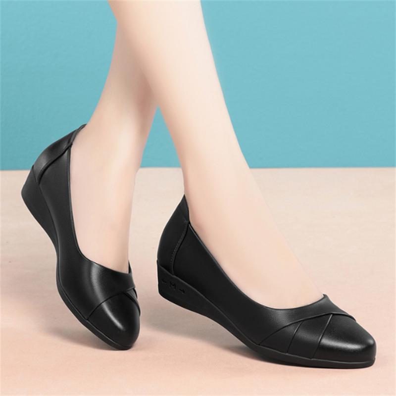 Women's Shoes Spring And Autumn New Wedge Soft Bottom Mom's Shoes Non-slip Black Work Shoes Fashion Outdoor Loafers Female