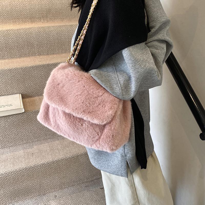 2025 Autumn and Winter New Fashionable Versatile Chain Bag Niche Design Plush Bag Large Capacity Underarm Bag Fluffy Bag