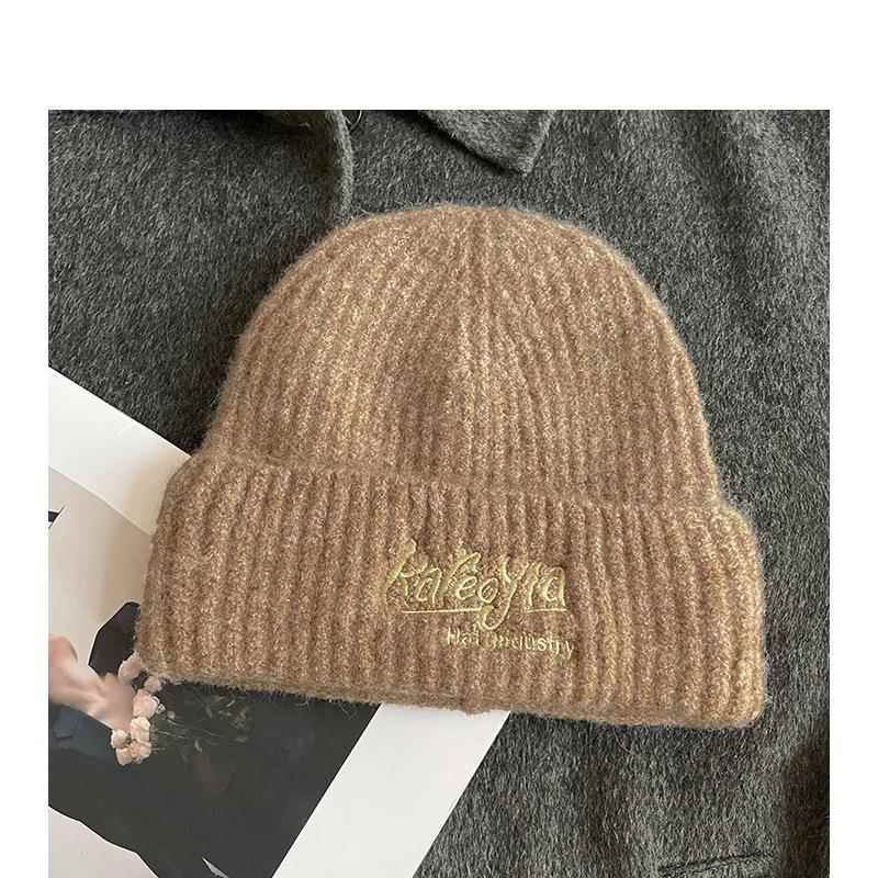 

Big Head Hat for Women Winter Couple Beanie Hat Embroidered Korean Style Versatile Warm Face-Looking Small Knitted Earmuff Woolen Cap Khaki