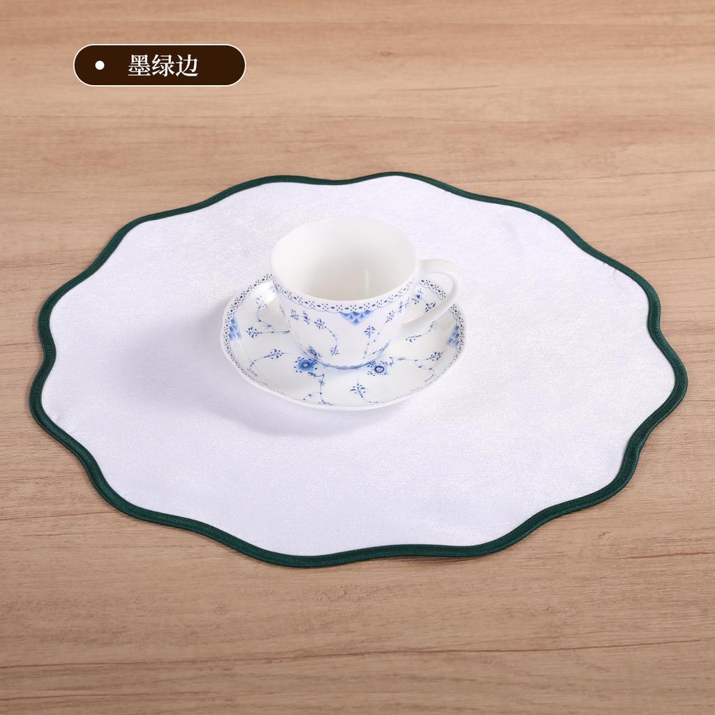 6/4pcs French Fabric Lace Placemat with Edging Polyester Cotton Insulation Pad Dining Table Decor Mat Wave Edge White Placemat