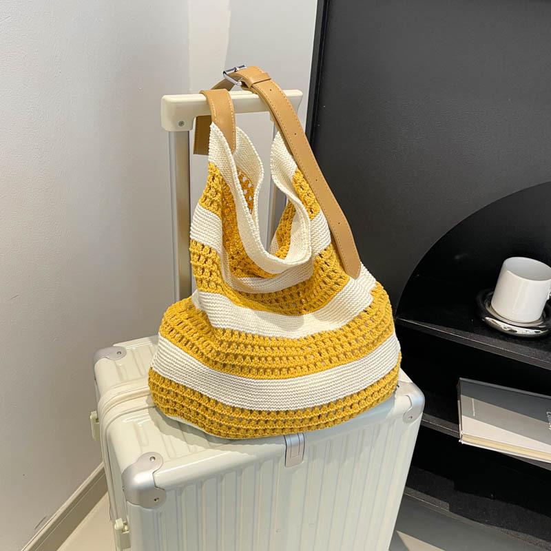 Knitted bag women's large-capacity new casual striped fashion contrasting color shoulder bag woven tote bag
