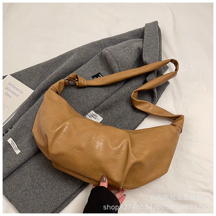 Large-capacity bag women's 2025 autumn/winter new retro pleated one-shoulder crossbody bag commuter dumpling bag croissant