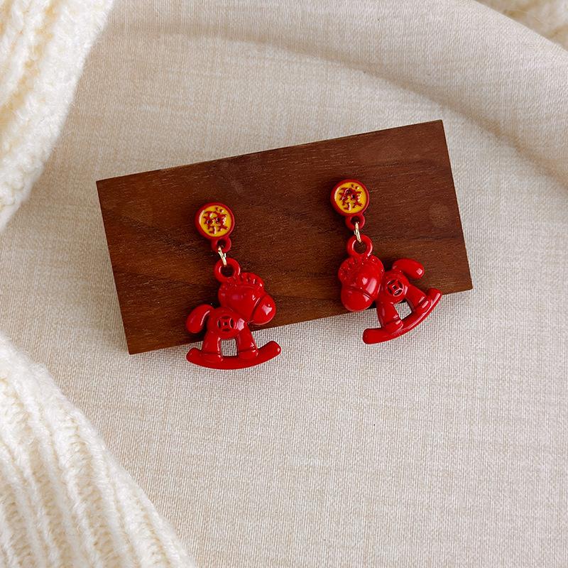 1 para modnych czerwonych drewnianych kolczyków w kształcie konia, zawieszka, ozdoba, zawieszka, czerwona świąteczna atmosfera, akcesoria biżuteria na Nowy Rok, prezenty
