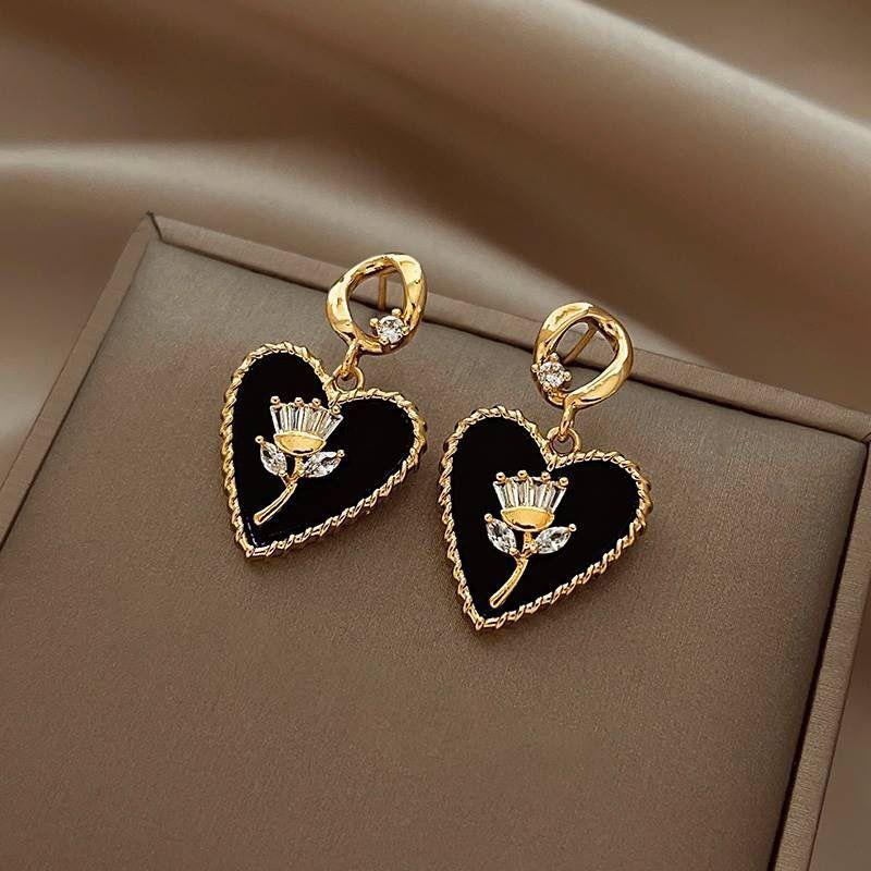 

Autumn Winter New Medieval Vintage French Retro Temperament Versatile Droplets Enamel Glaze Black Rose Flower Dangle Earrings