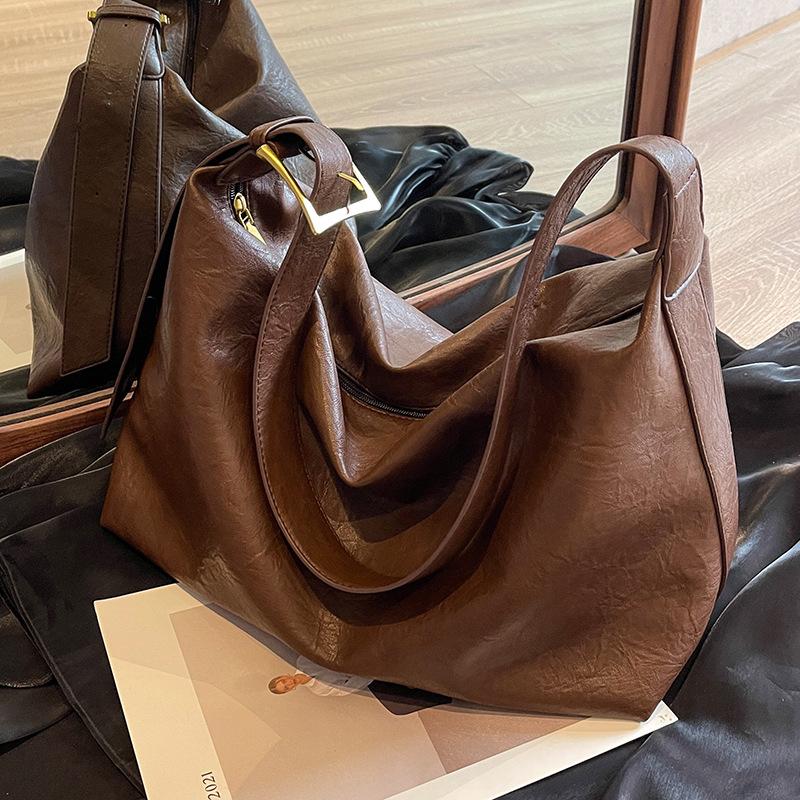 Large Capacity Bag Women's Autumn Versatile New Fashion Shoulder Messenger Bag Texture Pillow Tote Bag