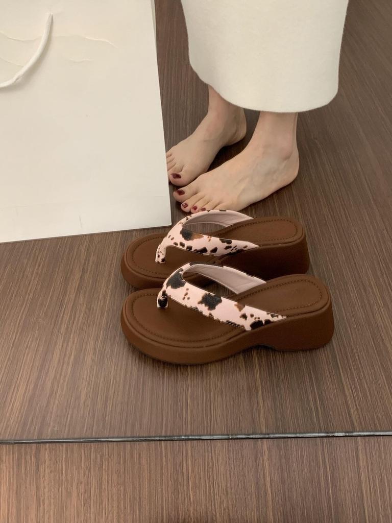 Small Man Thick Bottom Increases Height, Slope Heel Pinch Foot Flip-flops Are Versatile and Not Tired, Foot 5cm Beach Cool Slippers Women's Summer