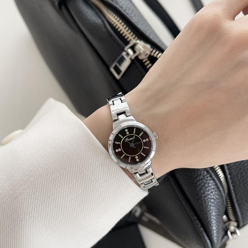 Módní dámské elektronické hodinky s koženým řemínkem – Stylové digitální náramkové hodinky pro dámy, Elegantní design, Ideální dárek k narozeninám, , Pro každodenní nošení