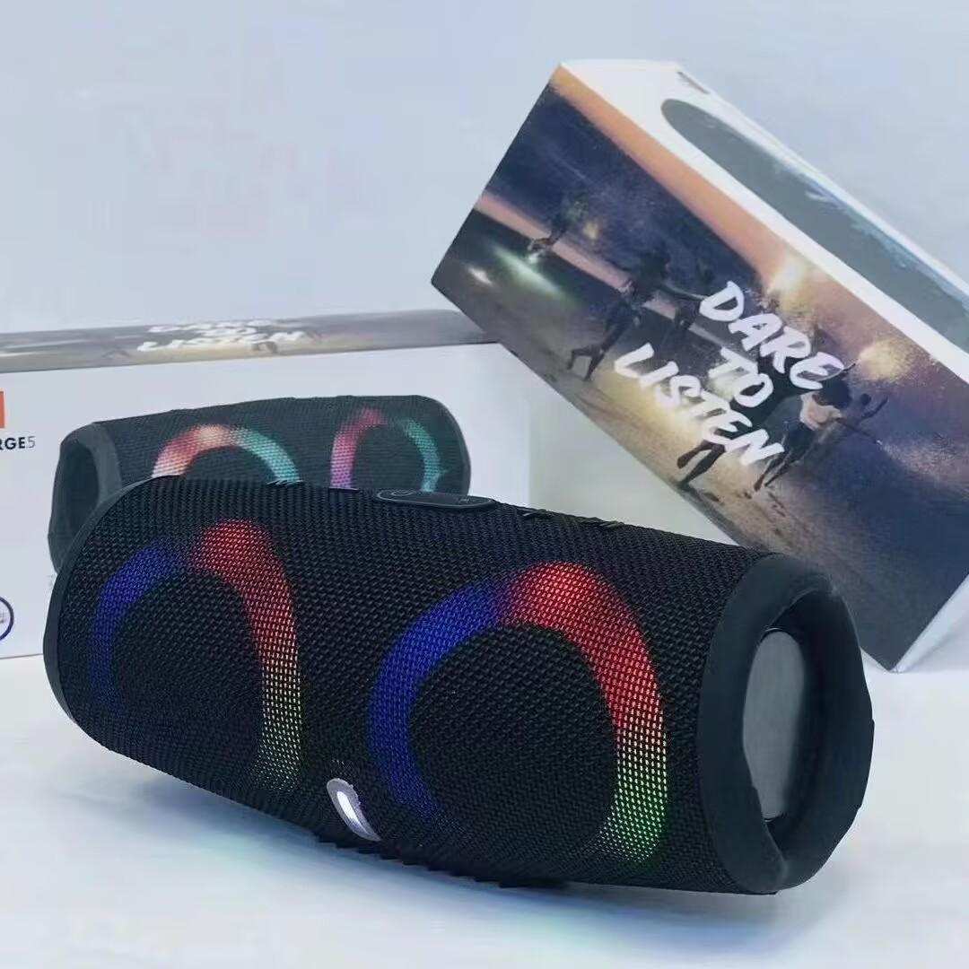 

Портативный водонепроницаемый Bluetooth-динамик высокой мощности RGB с цветным светом беспроводной сабвуфер 360 стерео объемного звучания TWS FM Boom Box No strap чёрный