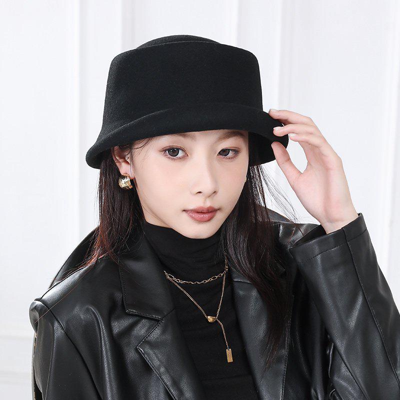 2025 Women's Winter British Retro Wool Felt Top Hat with Elegant Upturned Brim