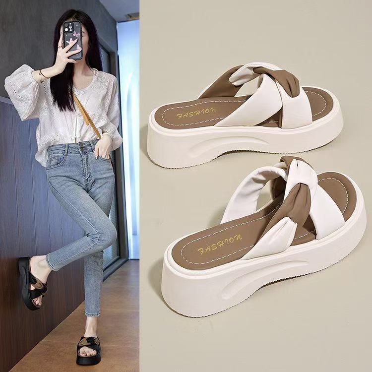 Premium thick-soled cross-cool slippers women's summer wear 2025 new leisure and vacation one-word beach sandals