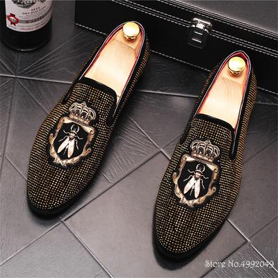 Mode NIEUW Puntige Neus Borduurwerk Strass Platte Schoenen Voor Heren Mannelijk Trouwjurk Prom Homecoming Schoenen Zapatos Hombre Vestir