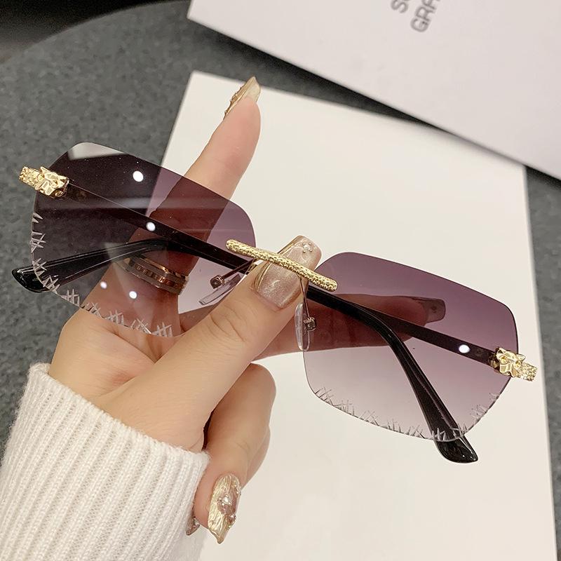 Cheetah Frameless Retro Square Leopard Head Metal Sunglasses for Women with Starry Design