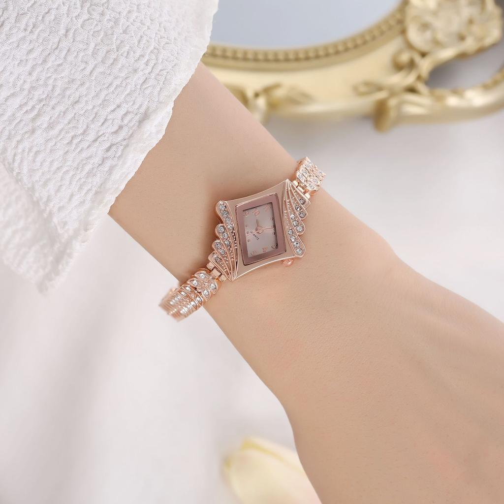 Fashion Luxury Watches for Women Crystal Quartz Rhombus Bracelet Wrist Watch Gold Diamond Creative Bangle Watch Relogio Feminino
