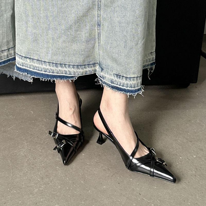 

Босоножки с черными носками и заклепками на низком каблуке, женская обувь, новинка 2025 года, летние туфли с острым носком на маленьком каблуке 39 чёрный