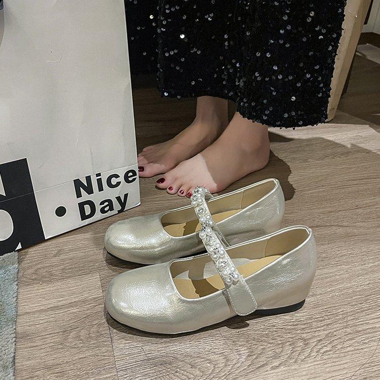 

[Youshilai] Silver single shoes women s 2025 autumn new French one-word Mary Jane shoes with rhinestones 40