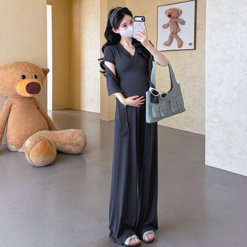 

Maternity Casual Knit Three-Piece Set: Round Neck T-shirt, Wide Leg Pants, and Shawl. M