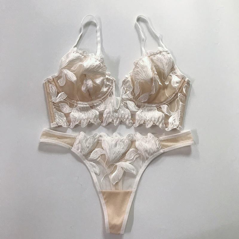 French Lace Push-Up Bra Set with Lily Embroidery & Mesh