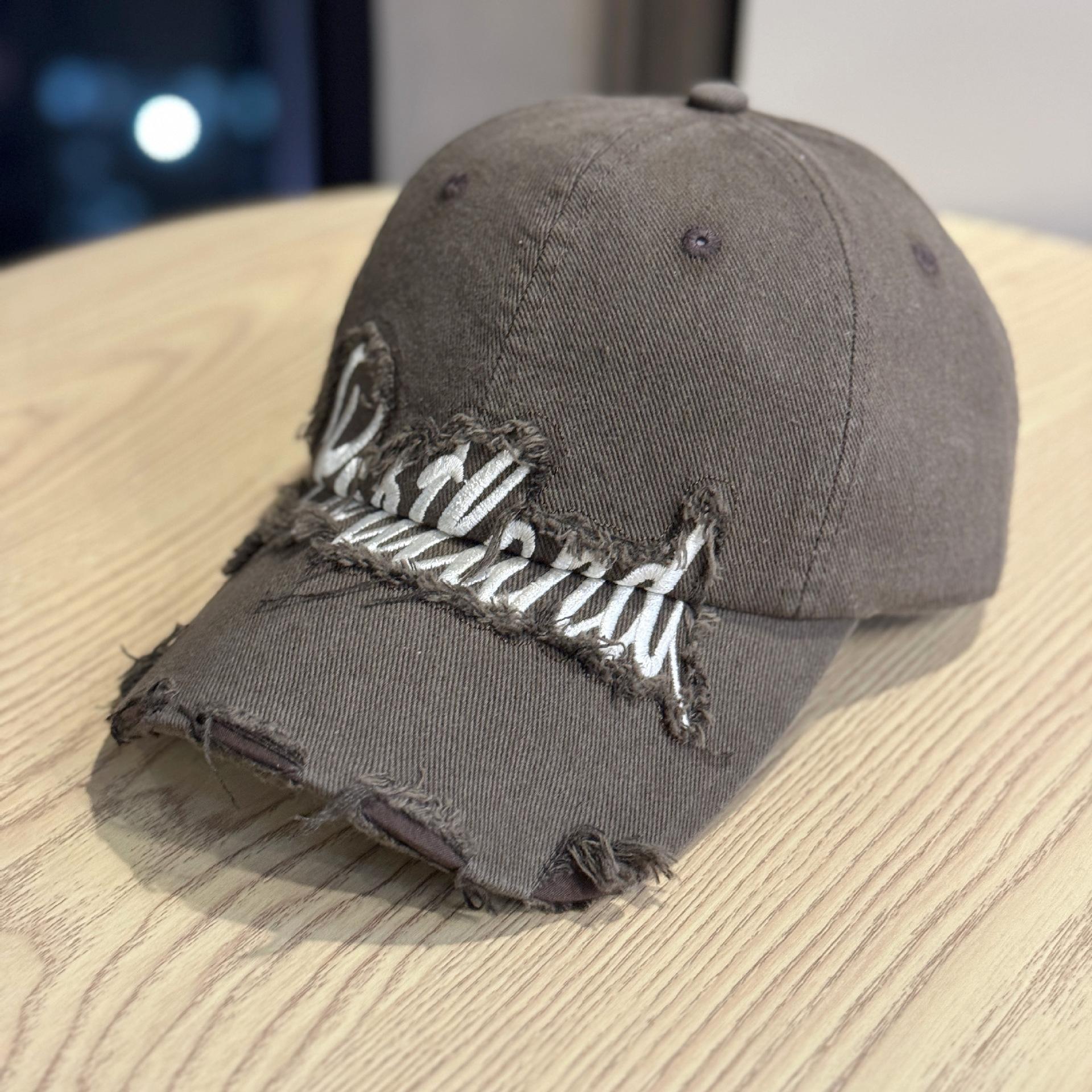 

Korean Style Ripped Baseball Hat for Women New Spring and Autumn Fashion Versatile Face Showing Small Peaked Cap Adjustable