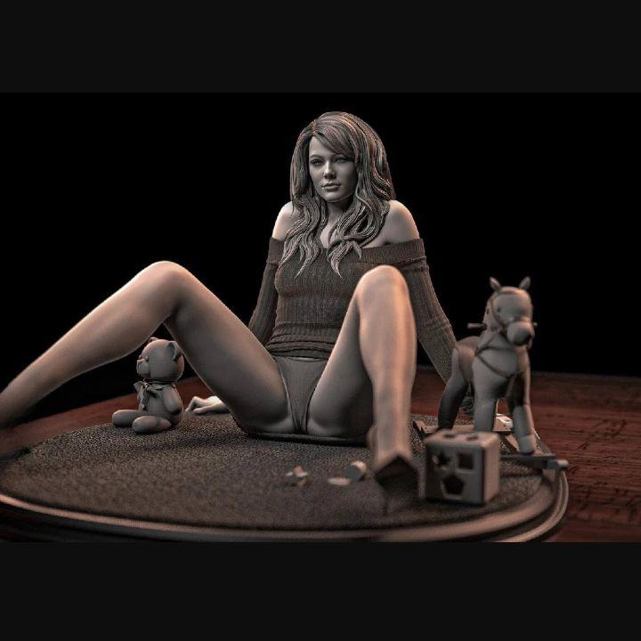 [USED] Margot Robbie figure garage kit unpainted unassembled