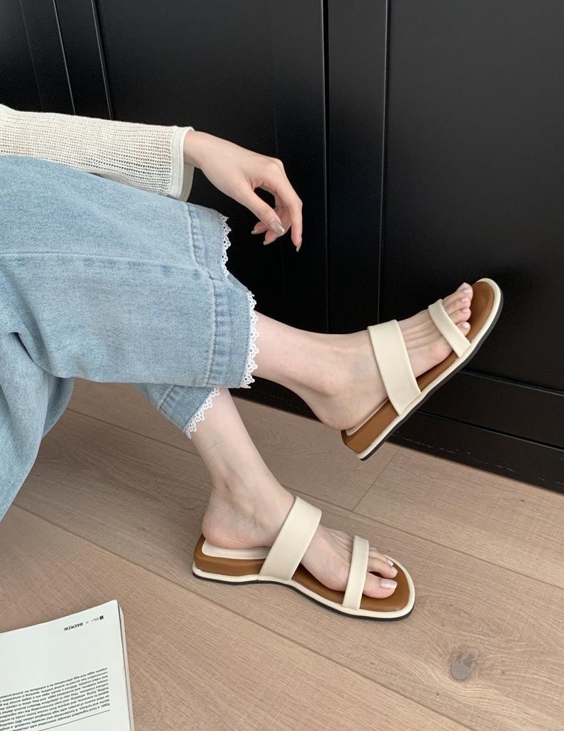 Retro square head flat bottom slippers women's summer wear French simple one-word sandals fashion casual vacation beach shoes