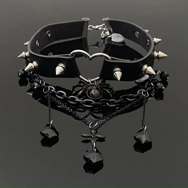 Gothic Black Spider Pendant Necklace for Women Vintage Rivet Pu Leather Choker Chain Punk Cool Y2K Charms Halloween Jewelry Gift