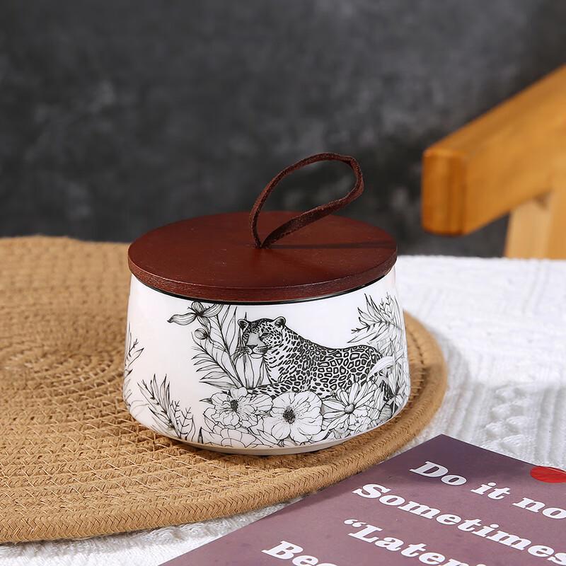Aiqiyixuan Ceramic Chinese Style Condiment Jar