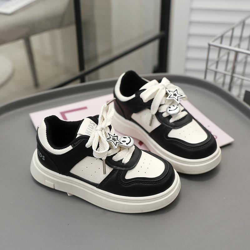 Children's fashion sneakers 2025 spring and autumn new girls little white shoes boys leather board shoes medium and older children's casual shoes