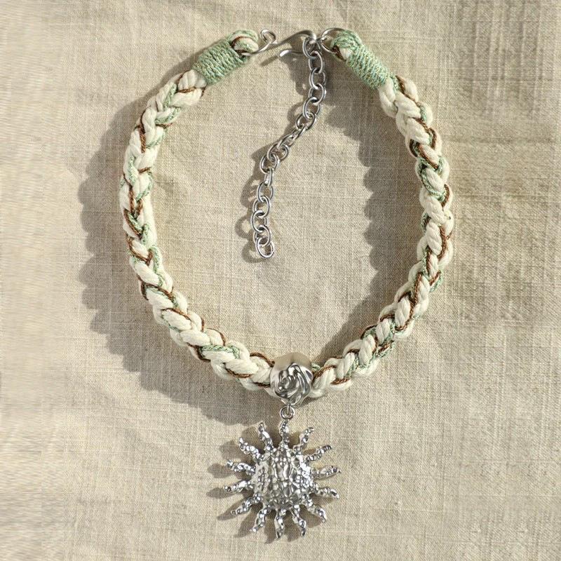 

Крученое плетеное ожерелье с подвеской-солнцем, темпераментная ретро-цепочка до ключицы, нишевая личность, универсальные украшения