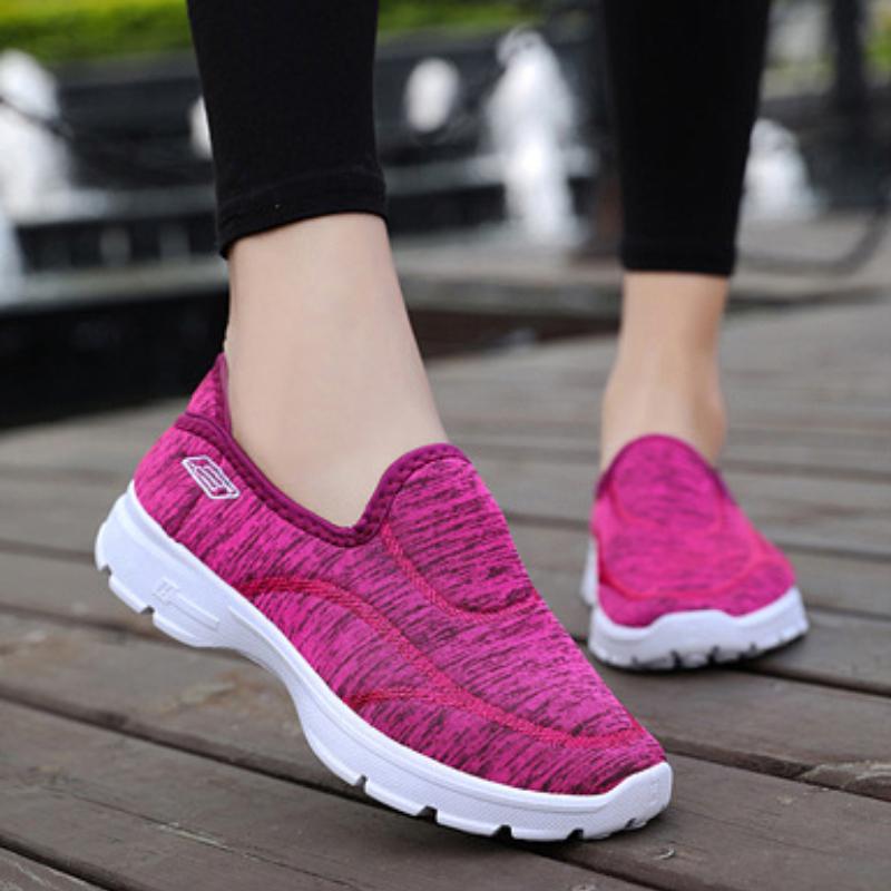 Unisex soft soled old Beijing cloth shoes, one foot on mom's shoes