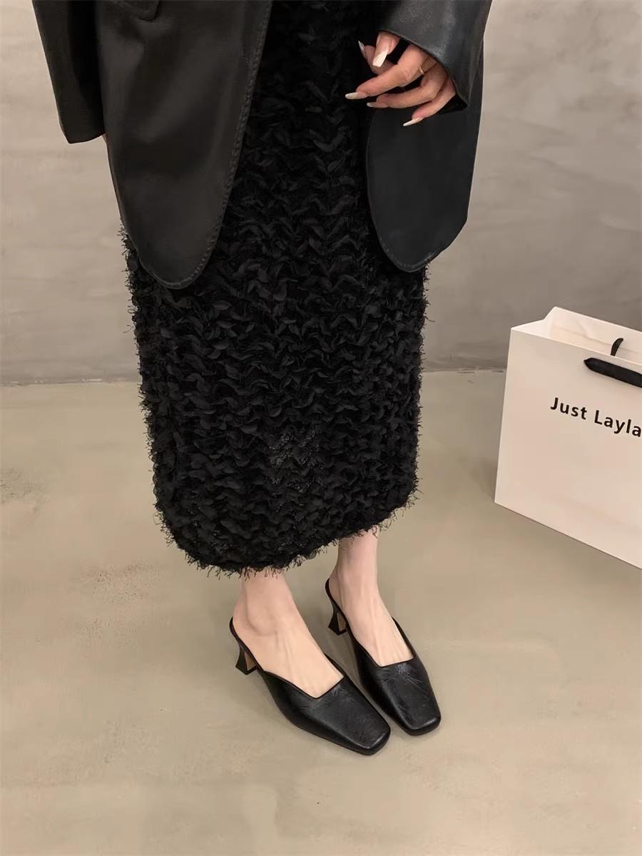 

2025 лето новые квадратные босоножки женские носят универсальные толстые каблуки после пустых ленивых людей педали мешок головка высокие каблуки босоножки 40 чёрный