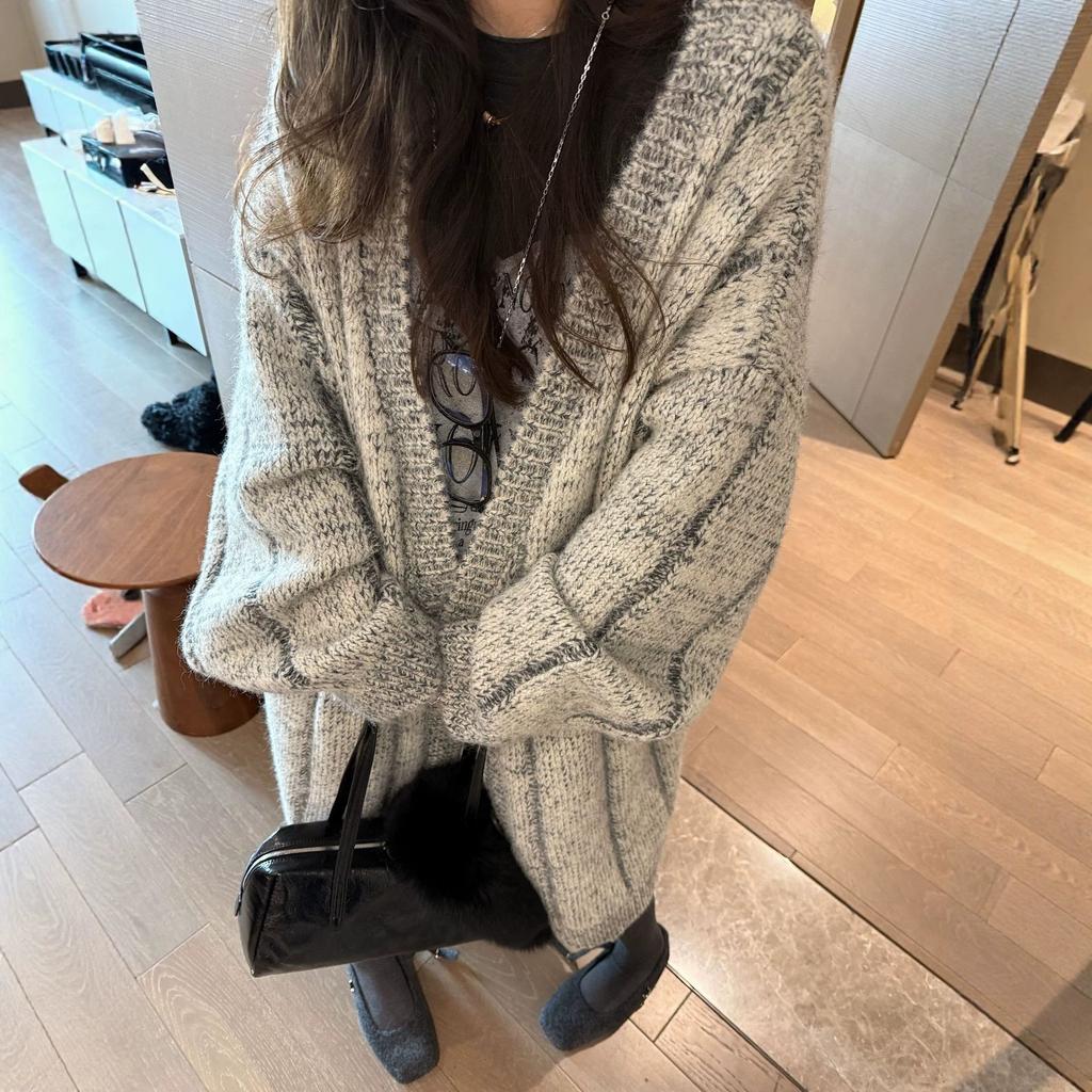 Autumn and winter new Korean version retro flower gray lantern sleeves medium and long knitted cardigan women's loose lazy thickened coat