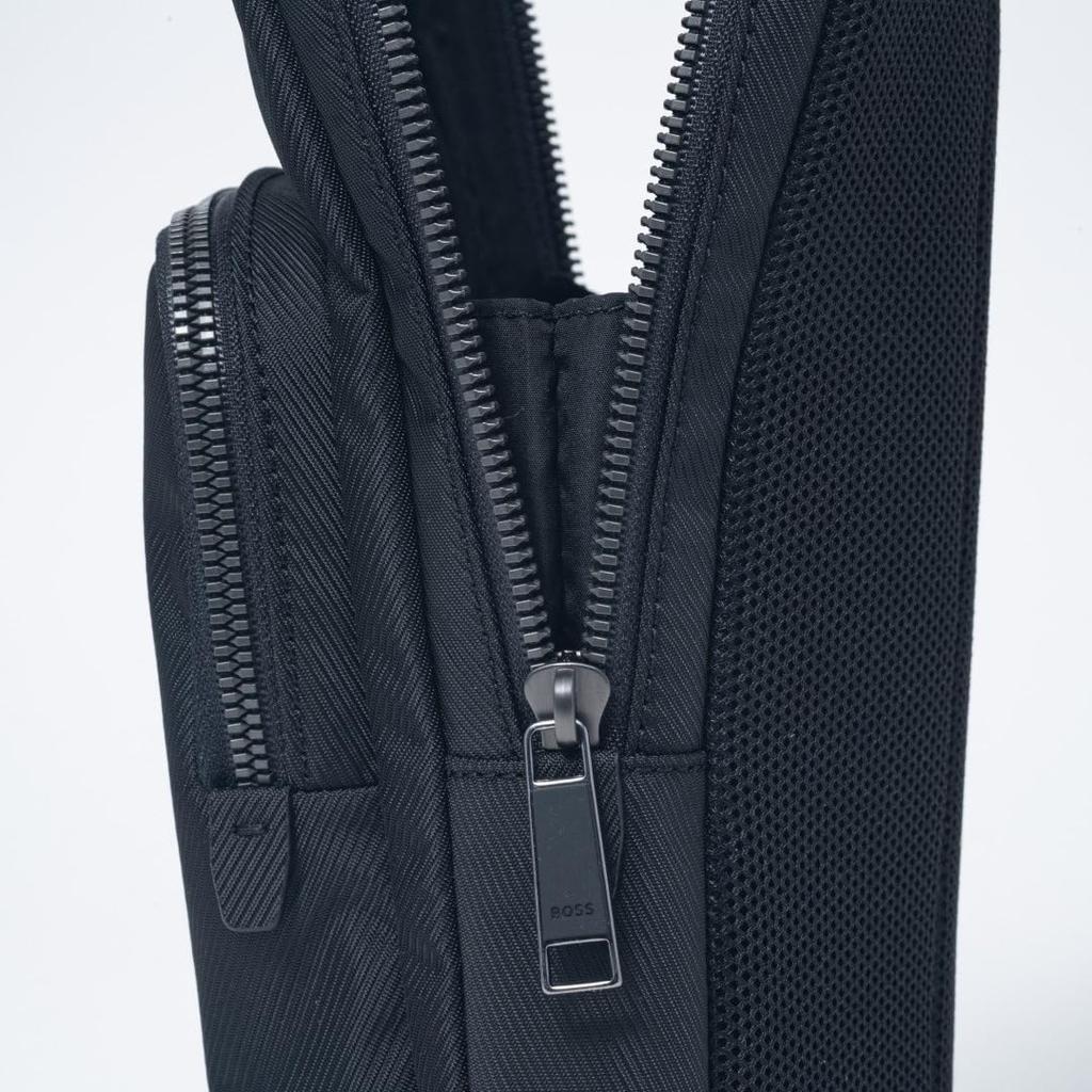 Boss Catch Body Black Bag,