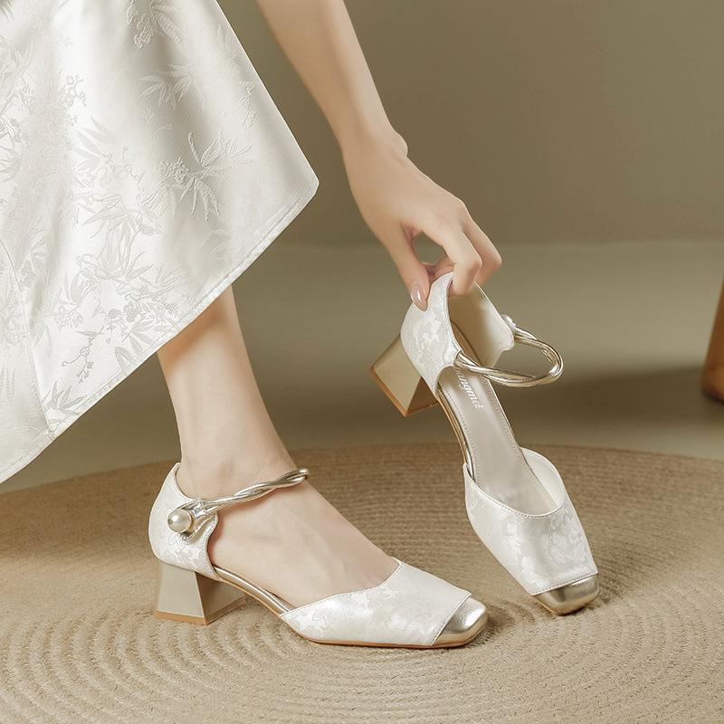 Square head, Mary Jane, great-looking shoes, thick heel, high heel, bag head sandals, women's new Chinese style, hollow sandals, summer
