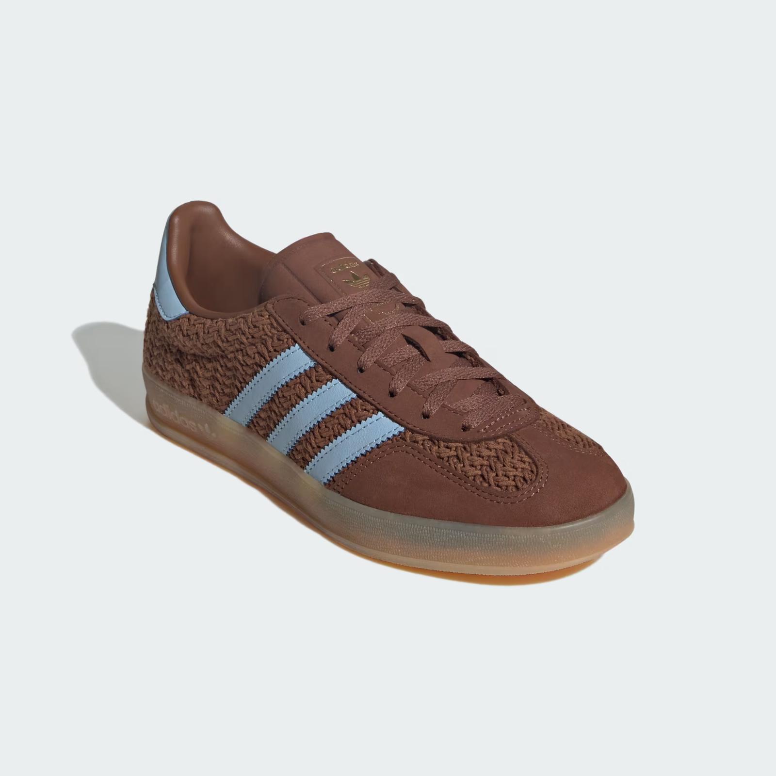JS1417 adidas Originals Gazelle Indoor Preloved Brown Clear Sky Gum (Women s) 10W