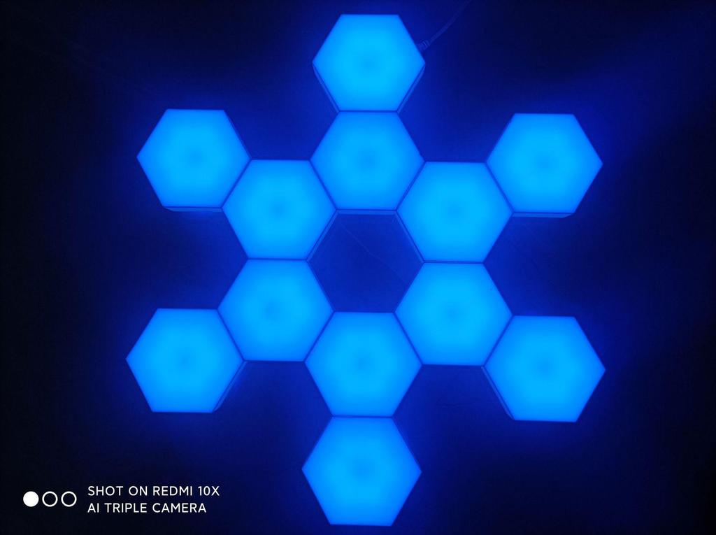 2021 RGB LED Color-Changing Honeycomb Decorative Wall Lamp