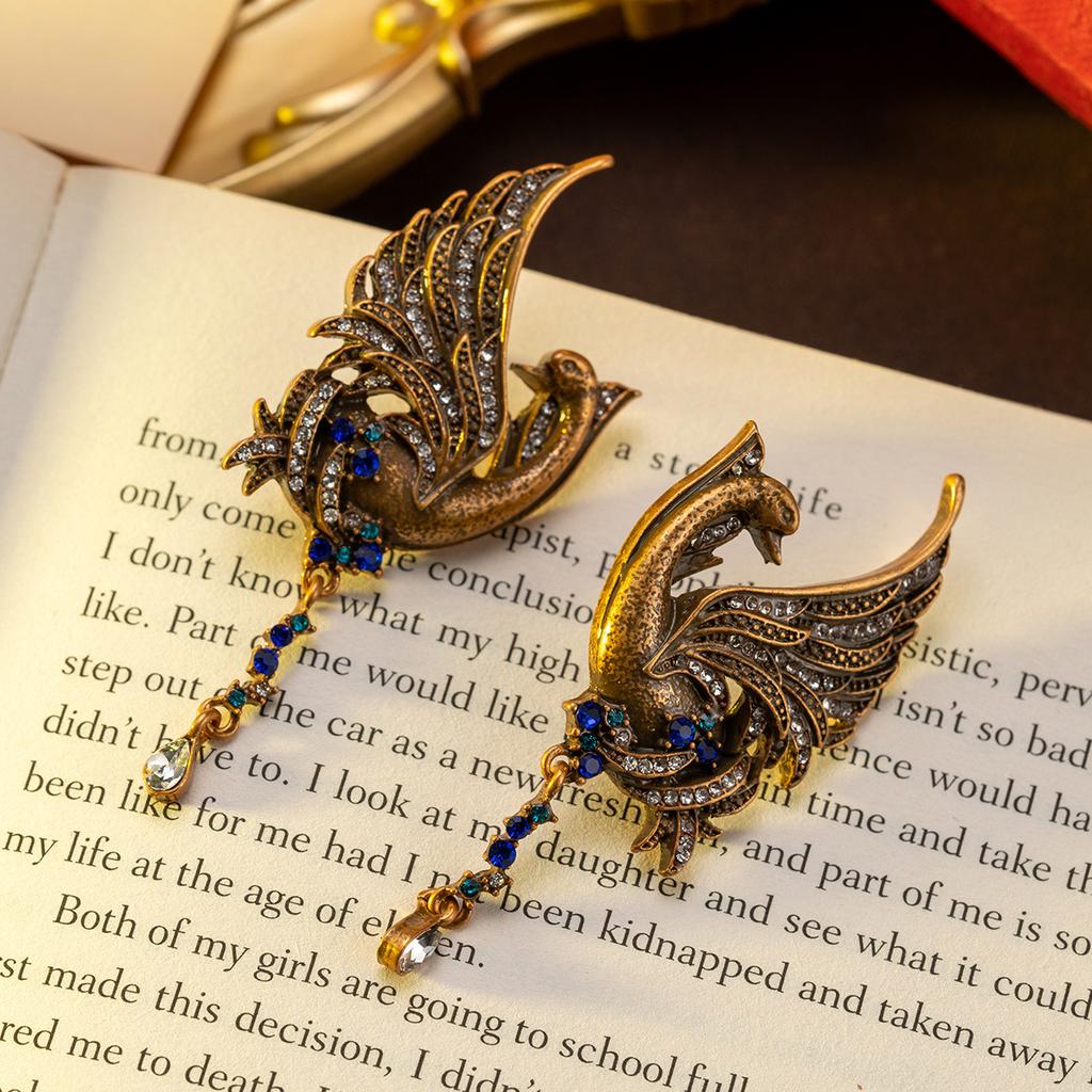 French Earrings Niche Heavy Industry Alloy Inlaid With Diamonds Oriental Luxury Light Vintage Swan Style Antique High-end Feel
