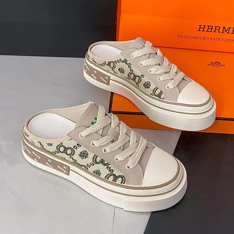 Fashion Shoes For Women Casual Sandals With Strap Woman Slippers New Fashion Slides On Sale Cheap Liquidation Premium Clappers