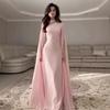2025 Frühling Nahost Damenmode: Schickes taillenbetonendes langes Kleid