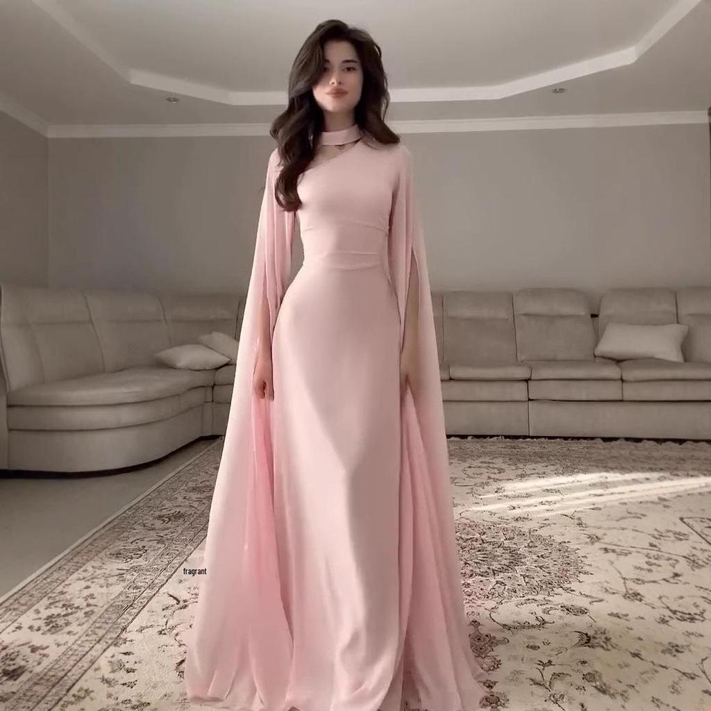 2025 Frühling Nahost Damenmode: Schickes taillenbetonendes langes Kleid